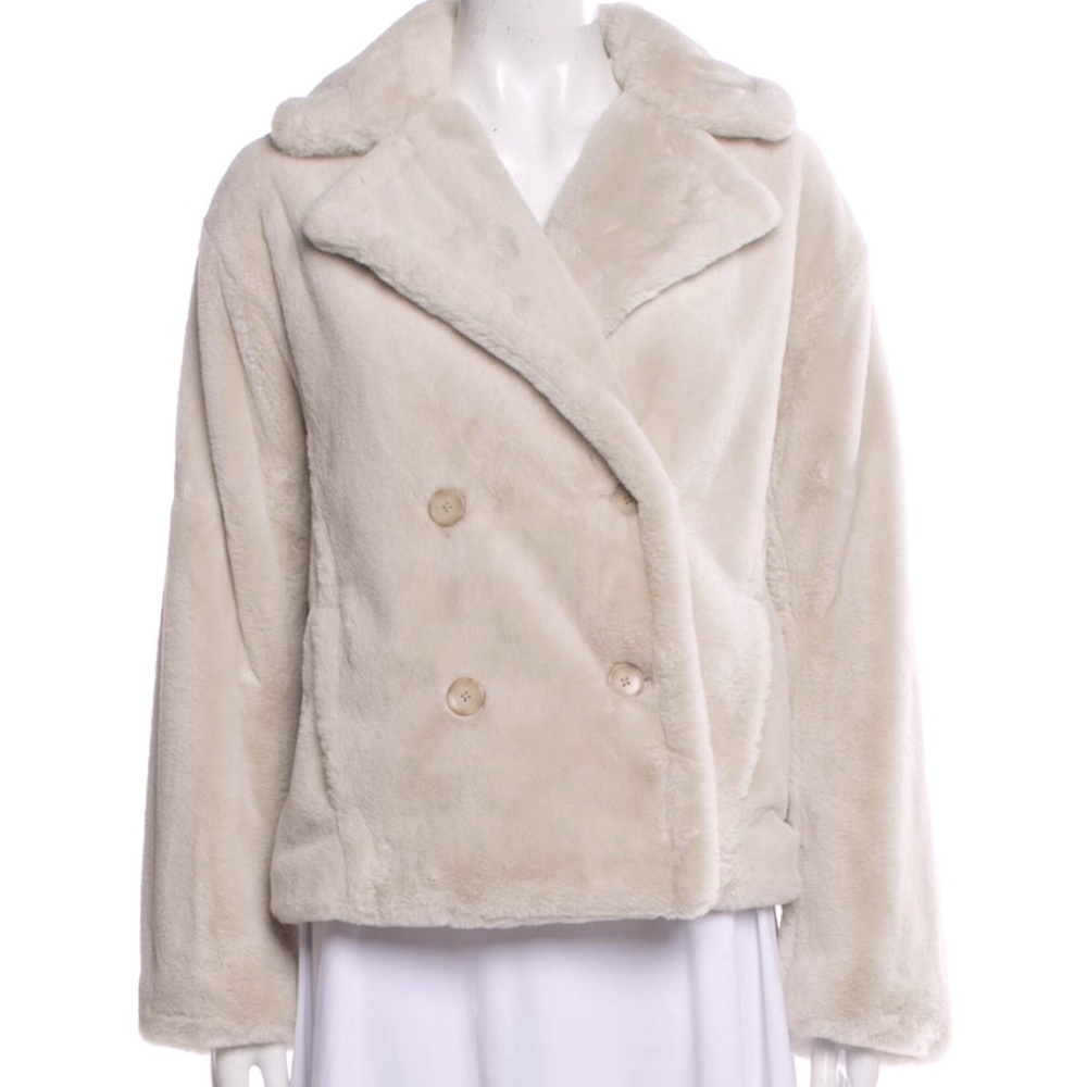NOT FOR SALE ❌❌❌ Vince Ivory (Off-White) Plush Faux Fur Jacket Size M